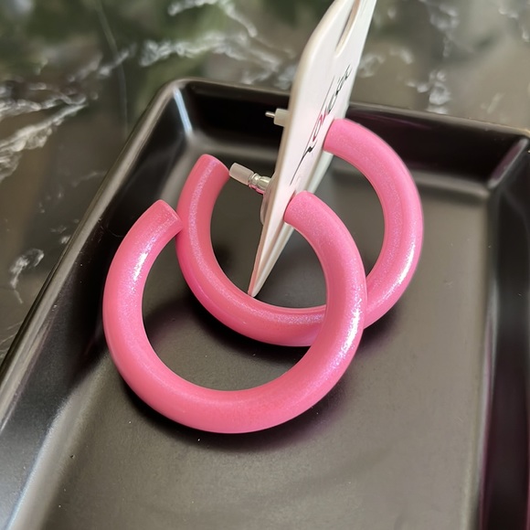 💎💖Lovisa Timeless Enamel Coated Pink Hoop Earrings-NWT - Picture 3 of 14